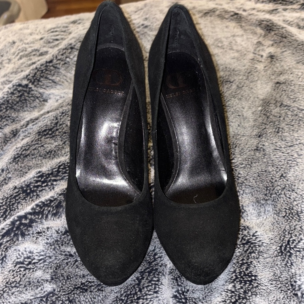 Kelsi Dagger suede Black platform Heels . 7 inch heels and size 7.5